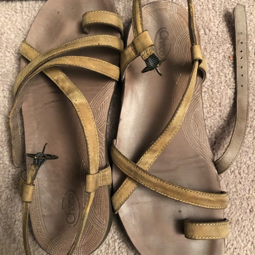Women’s size 7 chacos